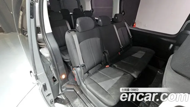 Hyundai Staria 2023 Серебряный из Кореи, фото 3