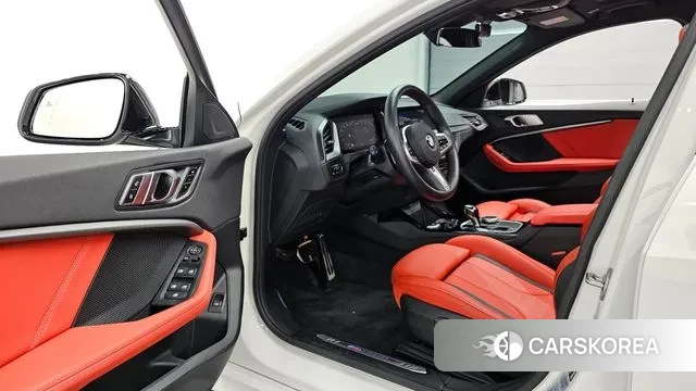 BMW 1 Series (F40) 2021 Белый из Кореи, фото 3