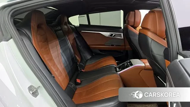 BMW 8 Series (G15) 2019 Белый из Кореи, фото 3