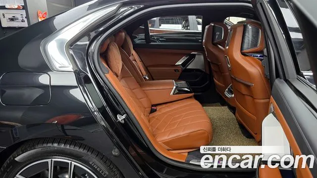 BMW 7 Series (G70) 2023 Черный из Кореи, фото 3
