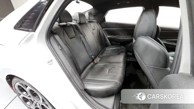 Hyundai The New Avante (CN7) 2024 Серебряный из Кореи, фото 3