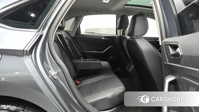 Volkswagen 7th Generation of Jetta 2023 Серый из Кореи, фото 3