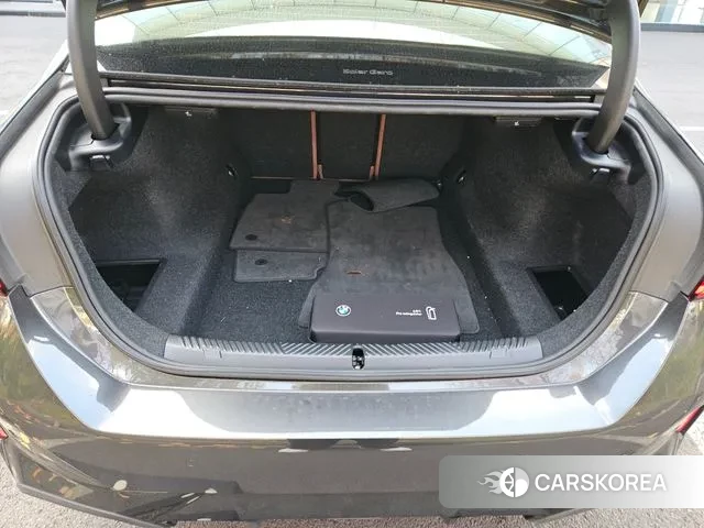 BMW 5 Series (G60) 2024 Черный из Кореи, фото 3