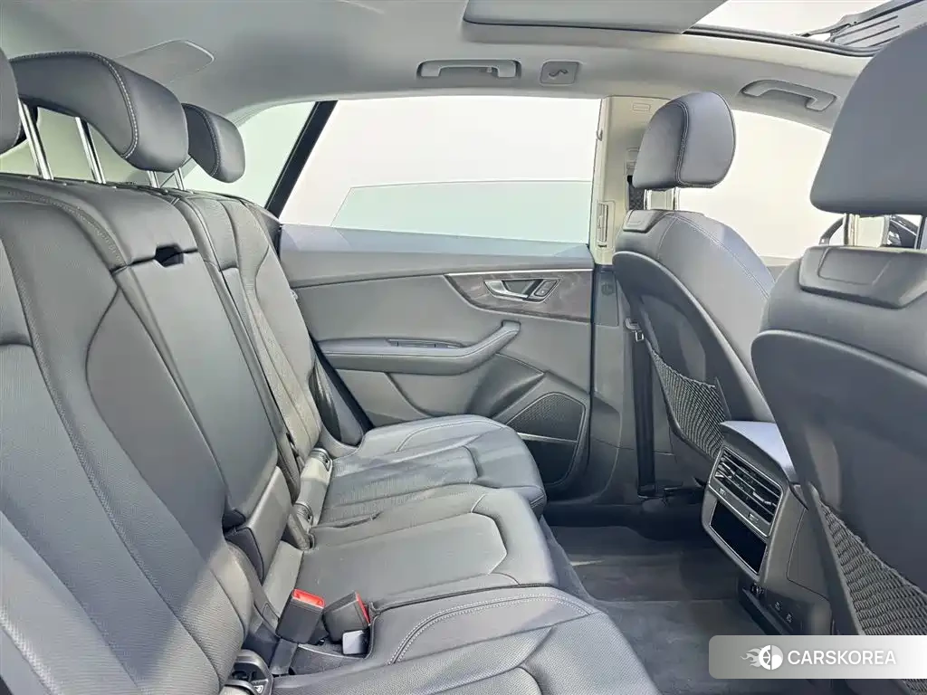 Audi Q8 2025 Черный из Китая, фото 3