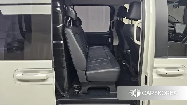 Hyundai Staria 2022 Белый из Кореи, фото 3