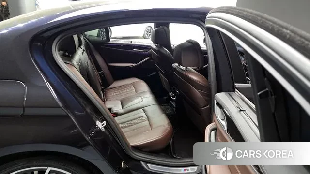 BMW 5 Series (G30) 2023 Черный из Кореи, фото 3