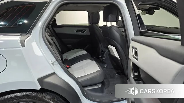 Land Rover Range Rover Velar 2025 Светло-серебряный цвет из Кореи, фото 3