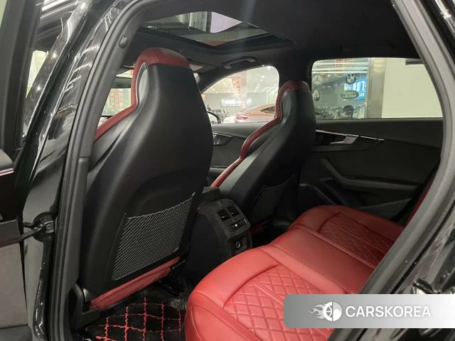 Audi S4 2021 Черный из Китая, фото 3