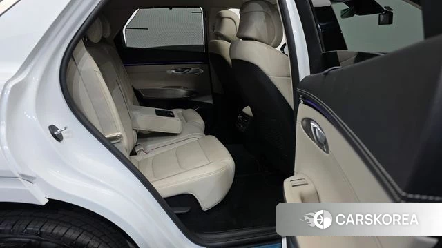 Genesis GV70 2024 Белый из Кореи, фото 3