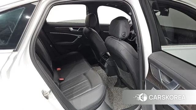 Audi A6 (C8) 2021 Белый из Кореи, фото 3