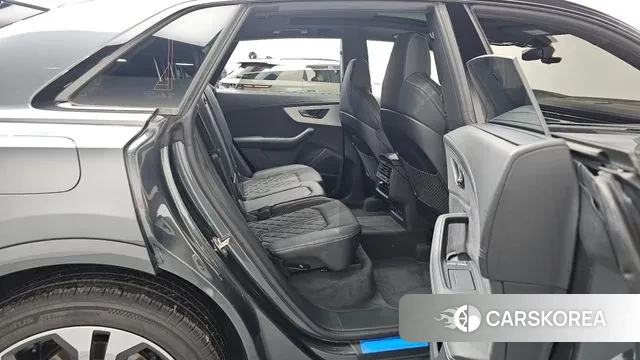 Audi Q8 (4M) 2023 Серый из Кореи, фото 3