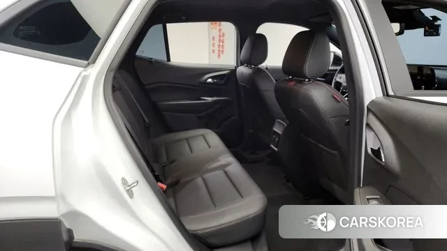 Chevrolet (GM Daewoo) Trax Crossover 2023 Белый из Кореи, фото 3