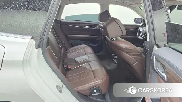 BMW 6 Series GT (G32) 2022 Белый из Кореи, фото 3