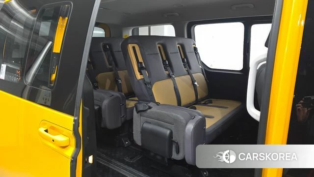 Hyundai Staria 2023 Белый из Кореи, фото 3