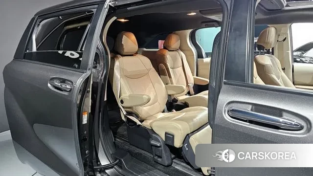 Toyota Sienna 4th Generation 2021 Серый из Кореи, фото 3