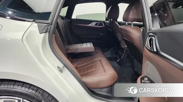 BMW 4 Series (G22) 2024 Белый из Кореи, фото 3