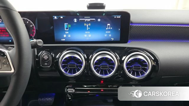 Mercedes-Benz A-Class W177 2025 Белый из Кореи, фото 3
