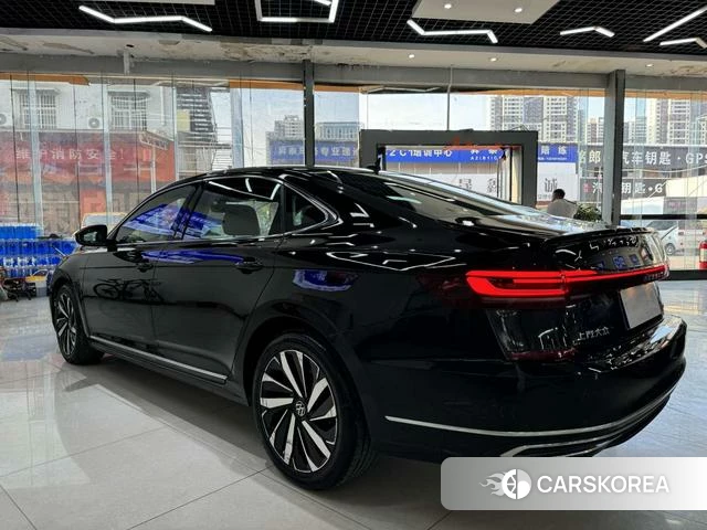 Volkswagen Passat 2023 Черный из Китая, фото 3