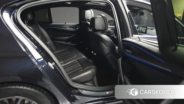 BMW 5 Series (G30) 2018 Черный из Кореи, фото 3