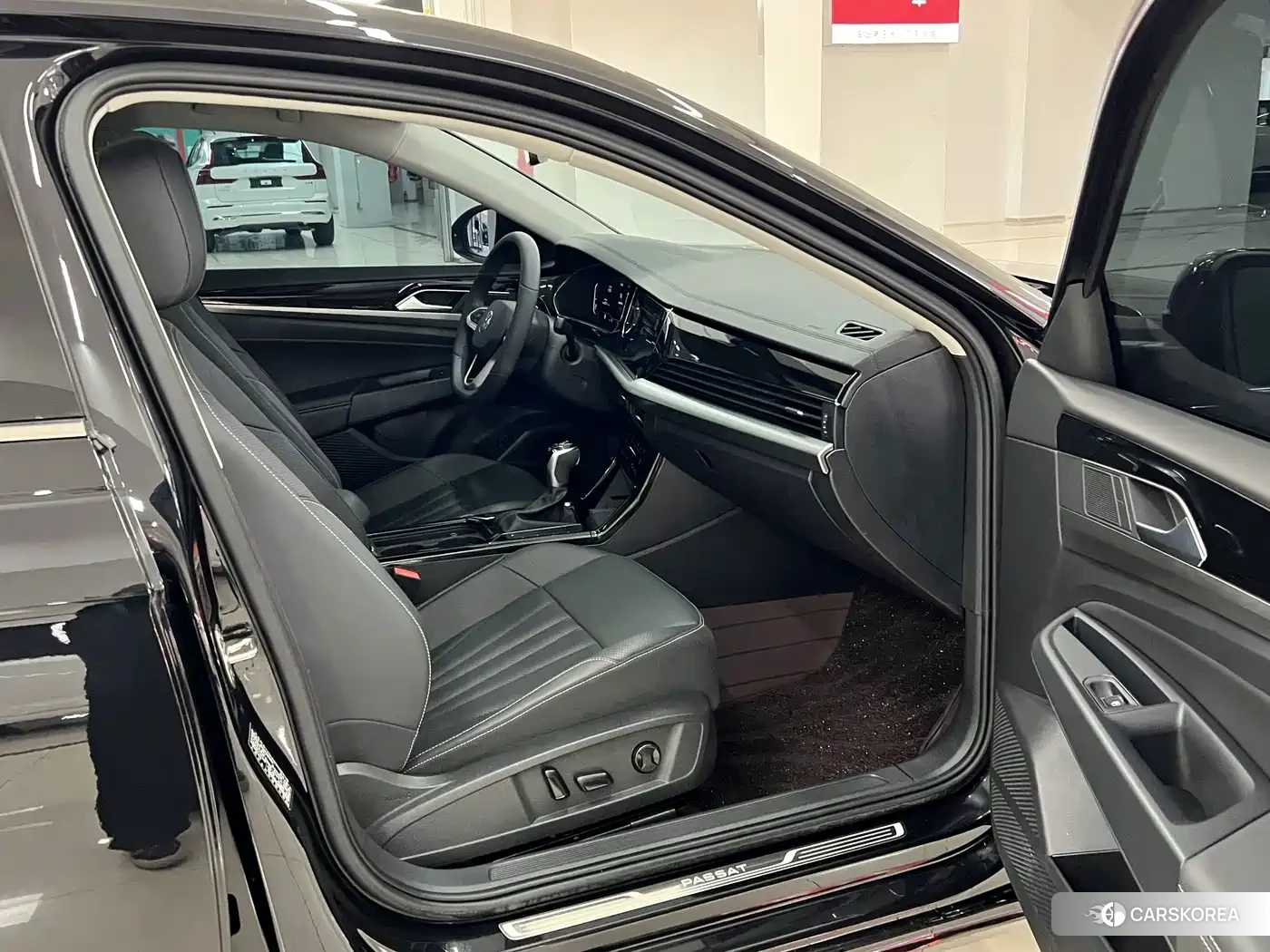 Volkswagen Passat 2026 Черный из Китая, фото 3