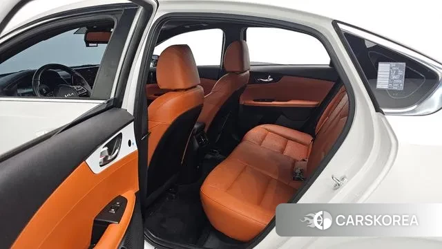 Kia The New K3 2nd generation 2021 Белый из Кореи, фото 3