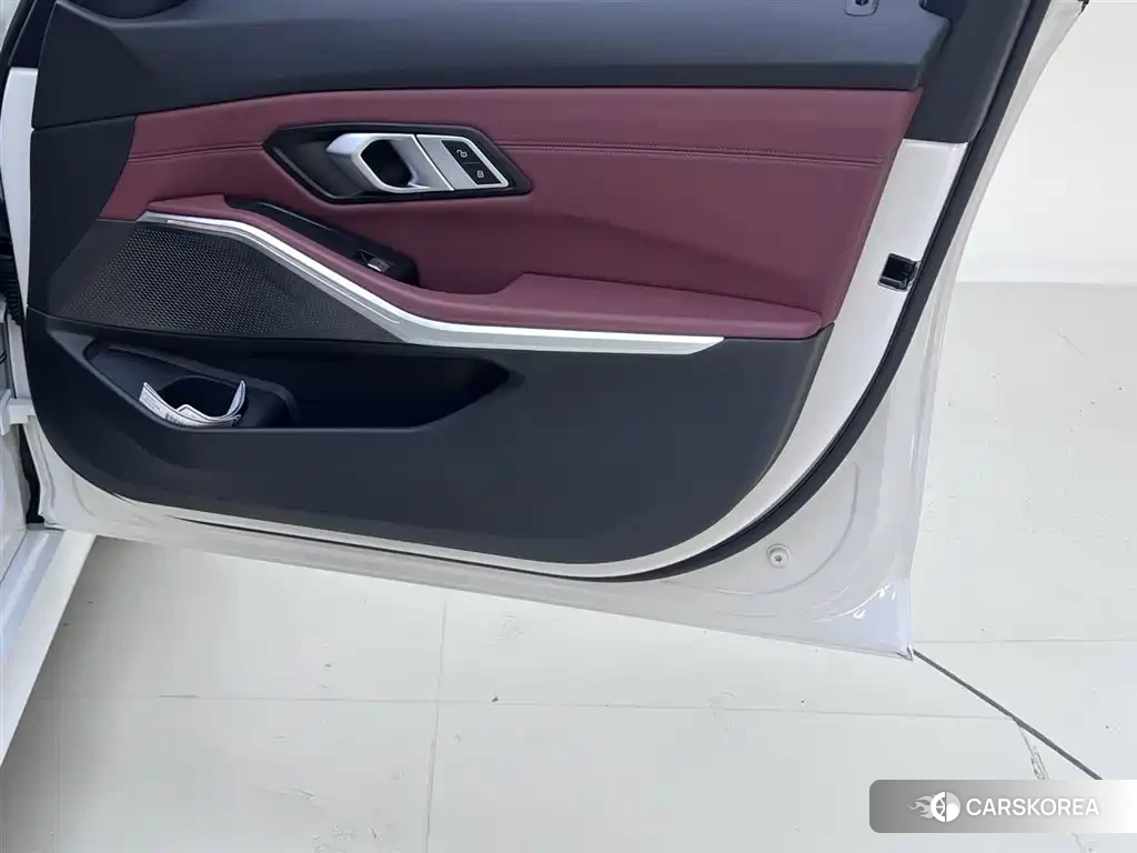 BMW 3 series 2023 Белый из Китая, фото 3
