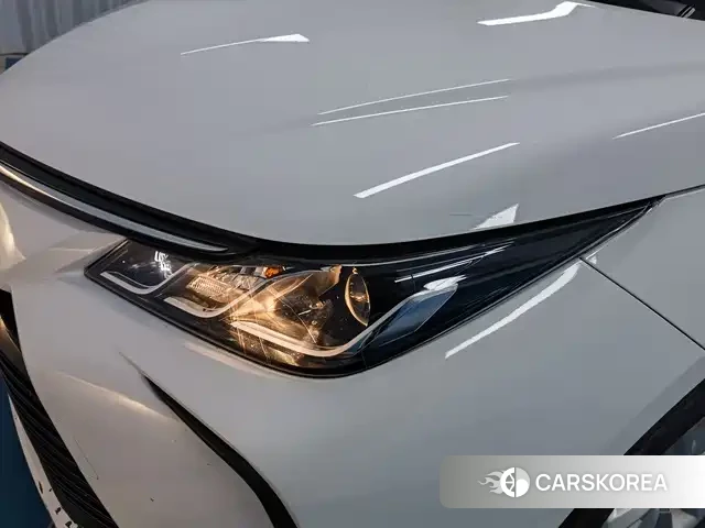 Toyota Corolla 2023 Белый из Китая, фото 3