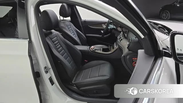 Mercedes-Benz E-Class W213 2023 Белый из Кореи, фото 3