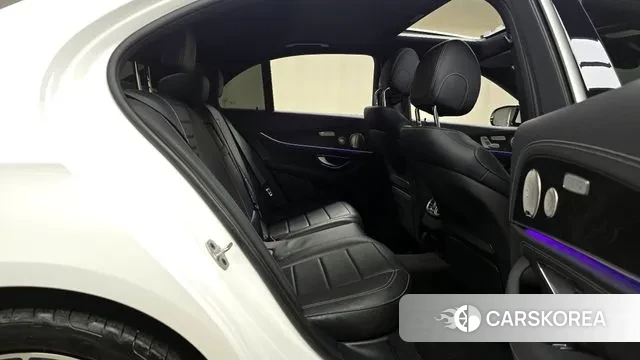 Mercedes-Benz E-Class W213 2023 Белый из Кореи, фото 3