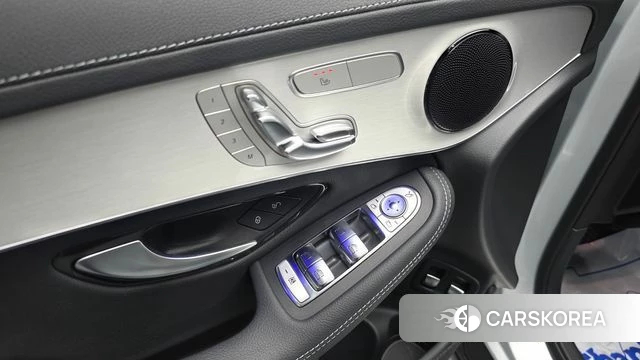 Mercedes-Benz GLC-Class X253 2020 Серебряный из Кореи, фото 3
