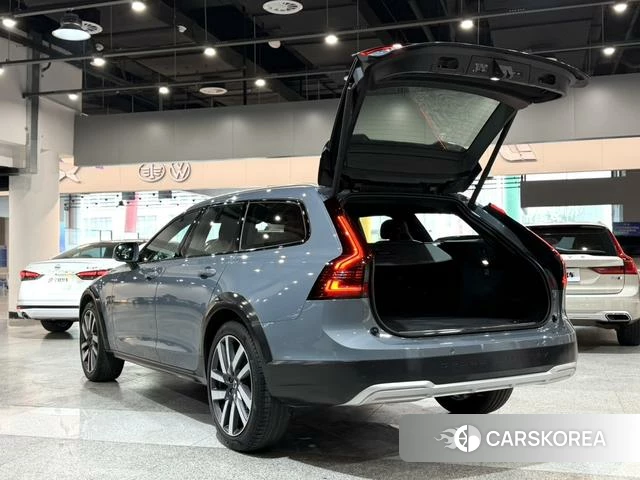 Volvo V90 2022 Серебристо-серый из Китая, фото 3