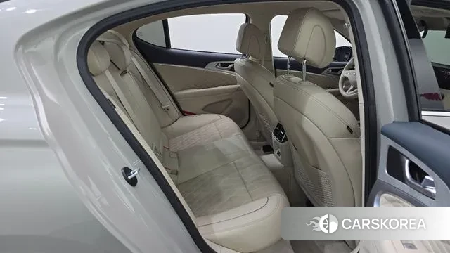 Genesis The New G70 2023 Серебристо-серый из Кореи, фото 3