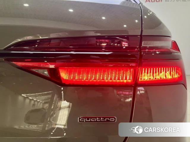 Audi A6 (import) 2023 Темно-серый из Китая, фото 3