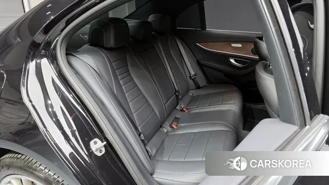 Mercedes-Benz E-Class W213 2023 Черный из Кореи, фото 3