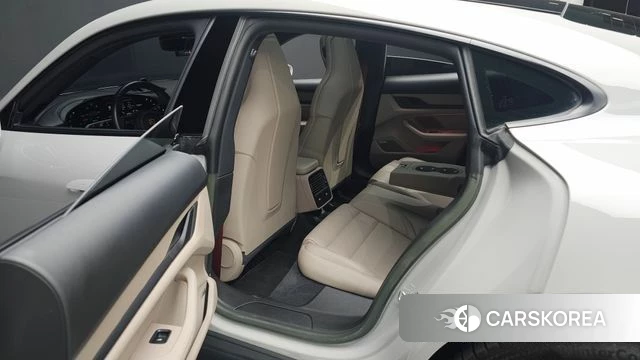 Porsche Taycan 2023 Серебристо-серый из Кореи, фото 3