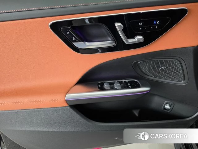 Mercedes-Benz C-Class W206 2025 Черный из Кореи, фото 3