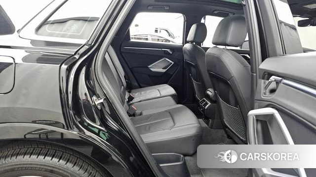 Audi Q3 (F3) 2023 Черный из Кореи, фото 3