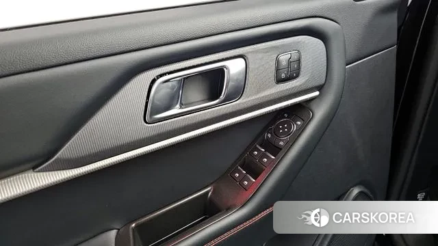 Ford Explorer 6th Generation 2024 Черный из Кореи, фото 3