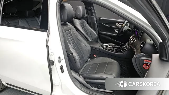 Mercedes-Benz E-Class W213 2018 Белый из Кореи, фото 3