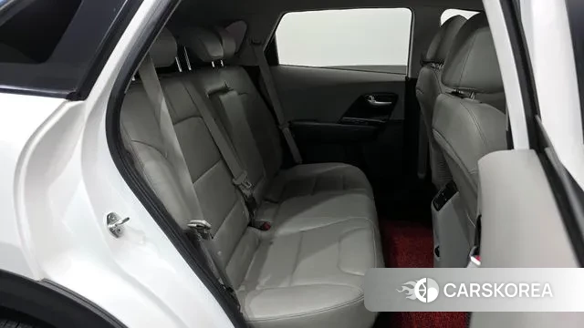 Kia Niro 2018 Белый из Кореи, фото 3