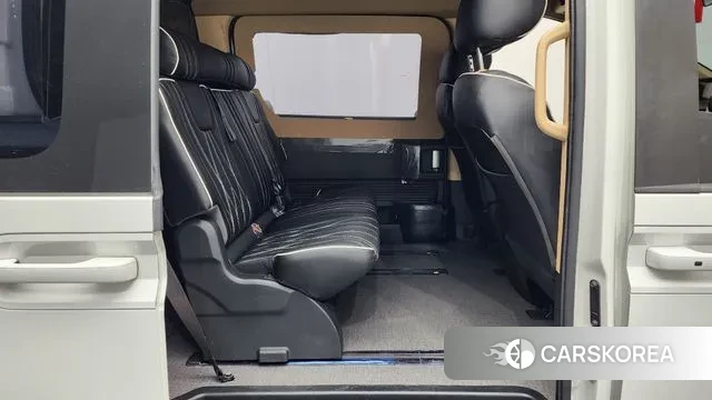 Hyundai Staria 2022 Белый из Кореи, фото 3