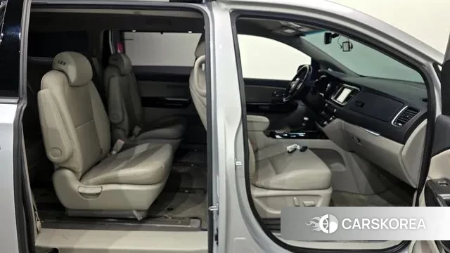 Kia The New Carnival 2019 Серебряный из Кореи, фото 3