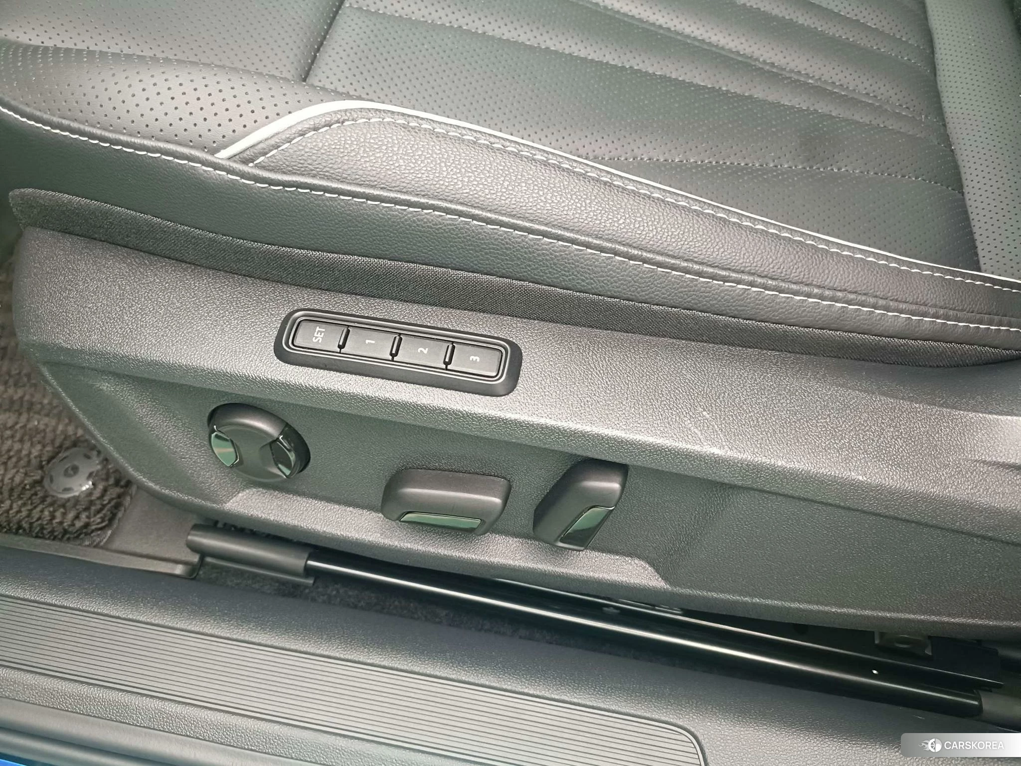Volkswagen Passat 2024 Черный из Китая, фото 3