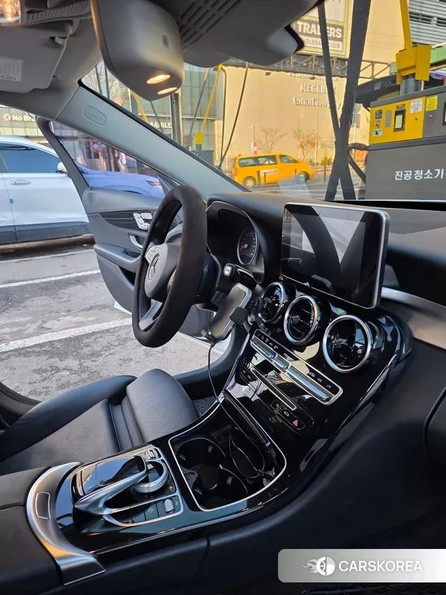 Mercedes-Benz C-Class W205 2018 Белый из Кореи, фото 3