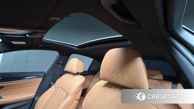 BMW 5 Series (G30) 2021 Белый из Кореи, фото 3