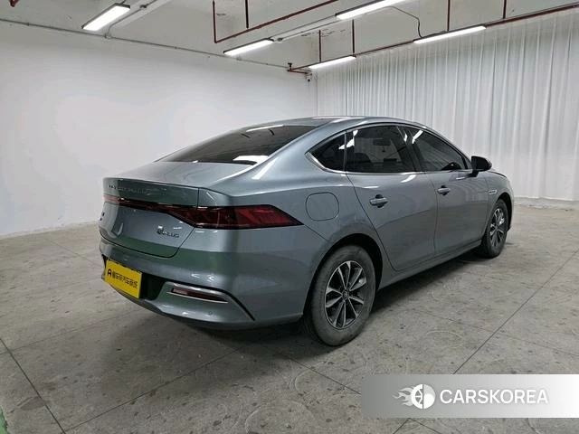 BYD Qin PLUS DM 2024 Темно-серый из Китая, фото 3