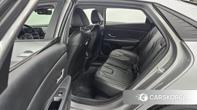 Hyundai Avante Hybrid (CN7) 2022 Серебристо-серый из Кореи, фото 3