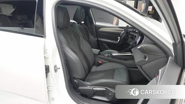 Peugeot 308 Third generation 2022 Белый из Кореи, фото 3