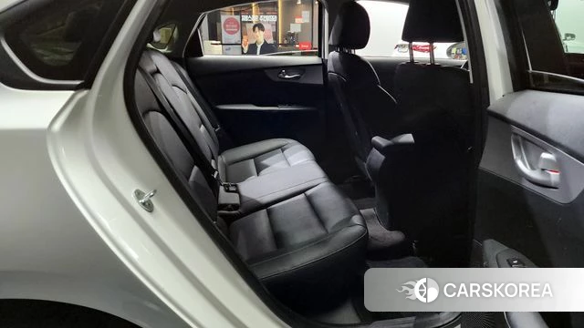 Kia The New K3 2nd generation 2022 Белый из Кореи, фото 3