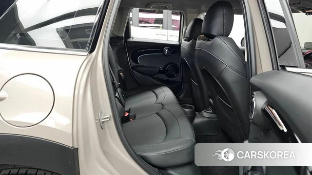 Mini Cooper 2023 Серебристо-серый из Кореи, фото 3